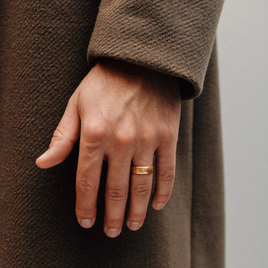 Honeycomb Band in yellow gold