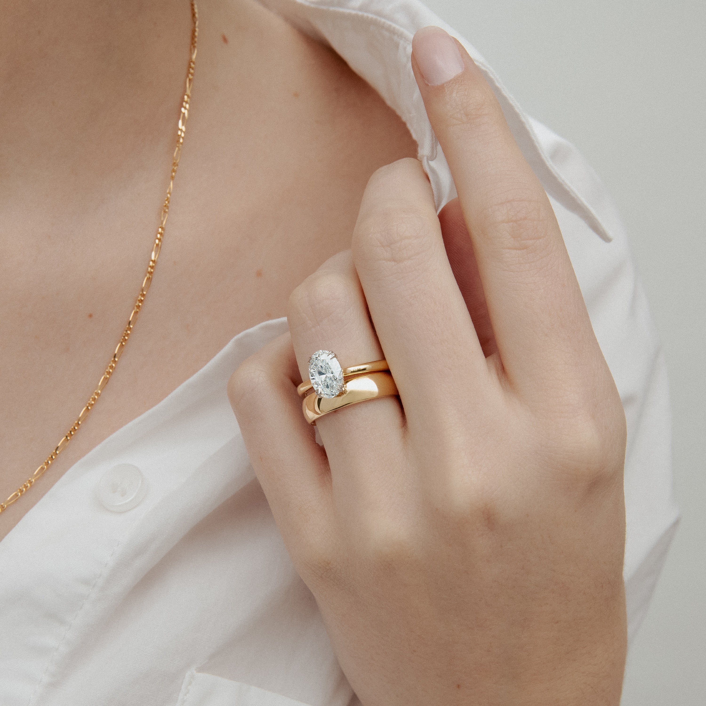 Barrel Wedding Band in Yellow Gold