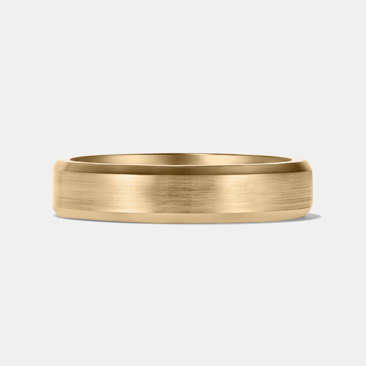 Bevelled Edge Band in Yellow Gold