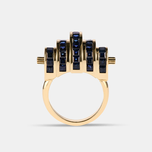 Cog Sapphire Ring in 9 karat yellow gold