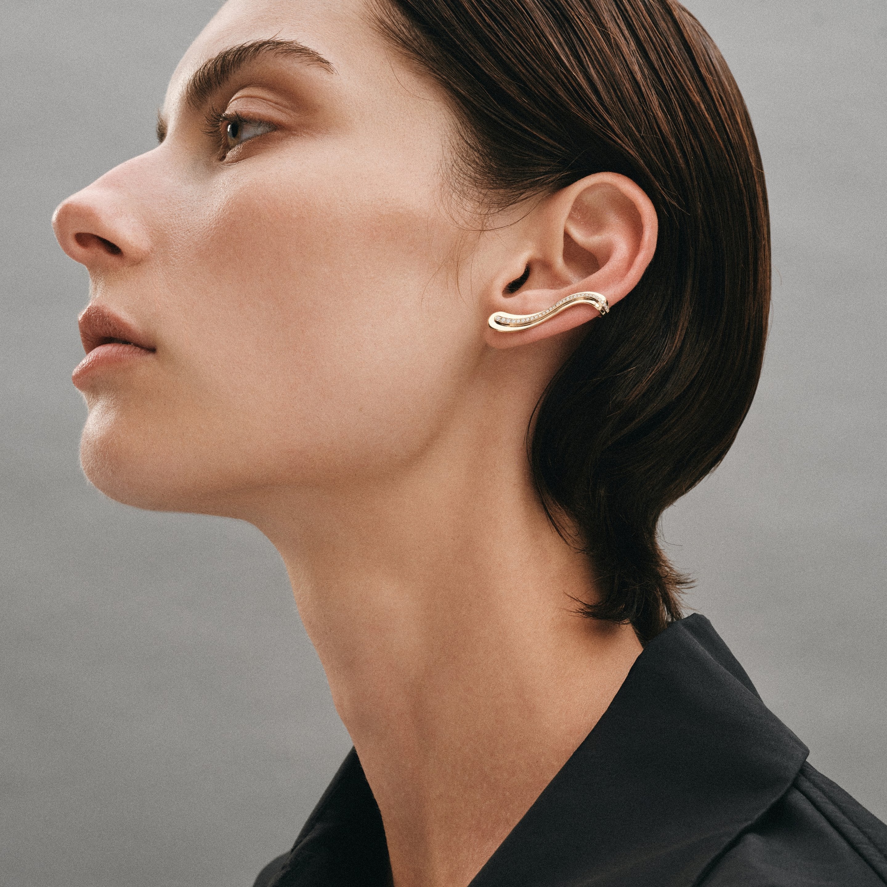 Contours Ear Climber Diamond in 18 Karat White Gold