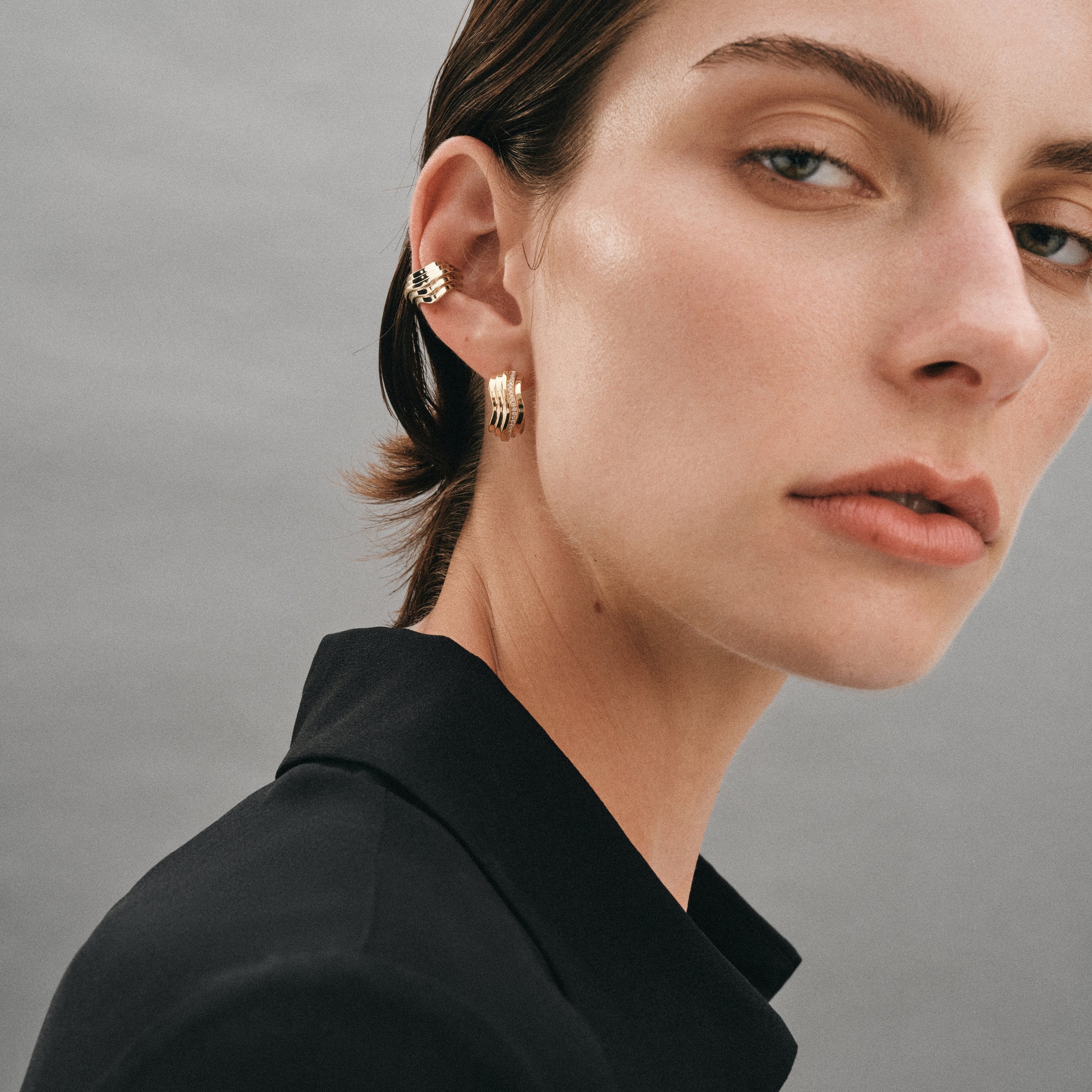 Contours Hoops Diamond in 18 Karat White Gold