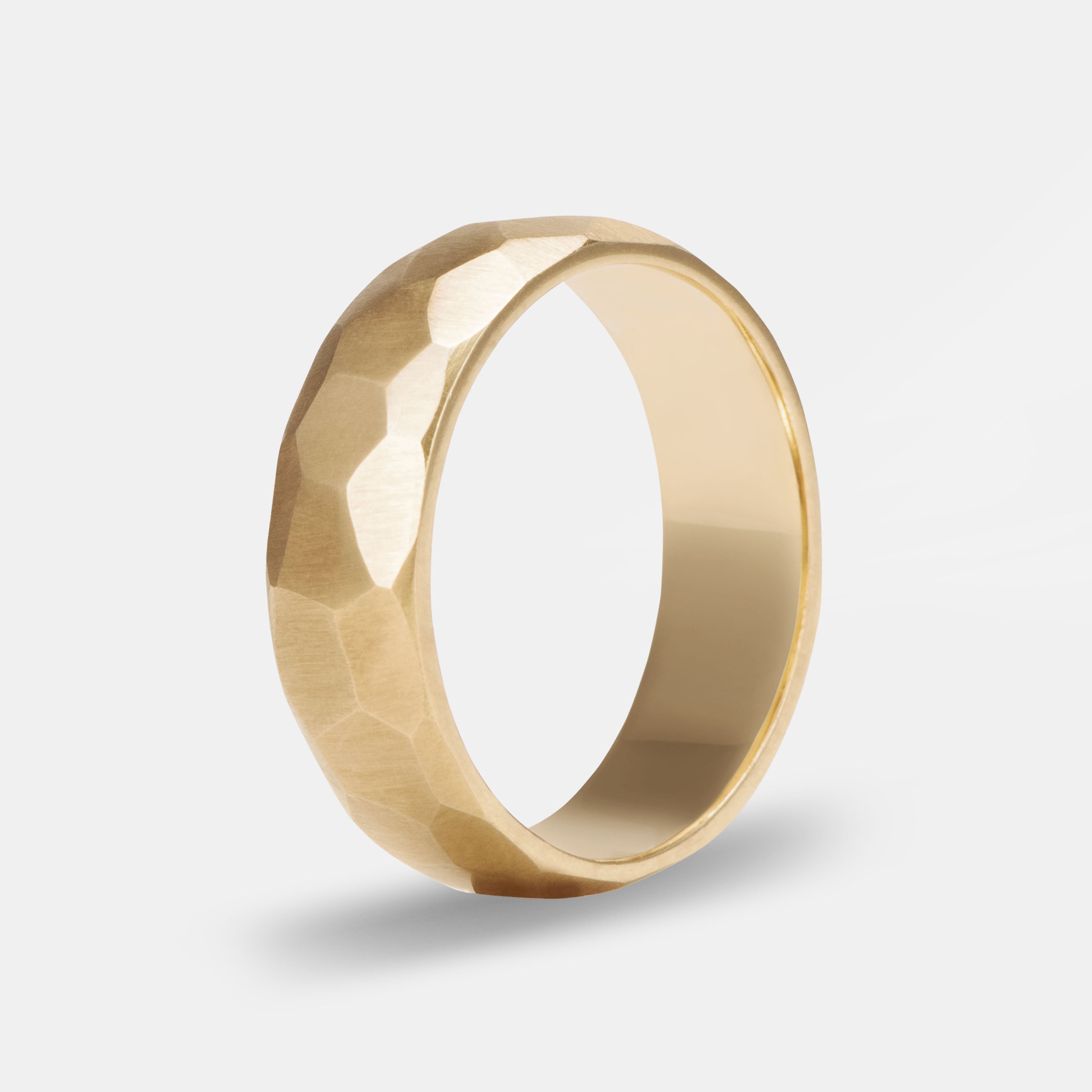Honeycomb Band in yellow gold