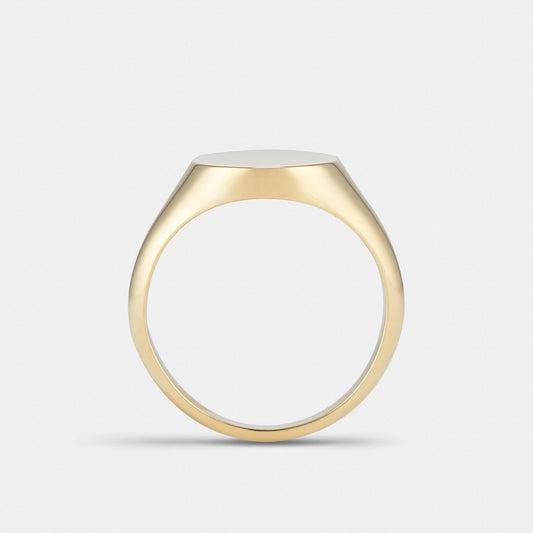 Oval Signet Ring in Yellow Gold